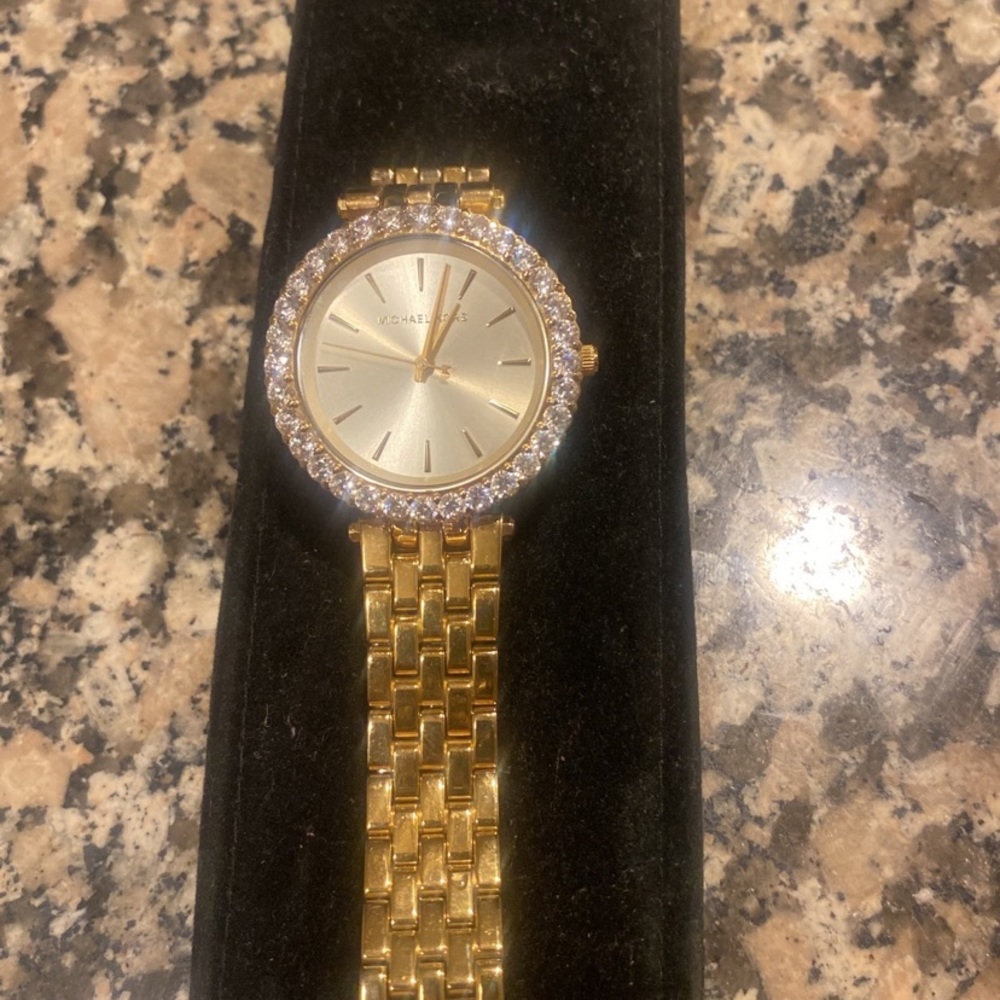Michael Kors Watch - Picture 2 of 5